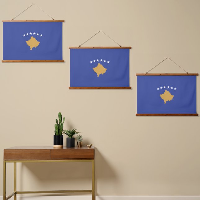 Tapiz Con Marco De Madera Bandera de Kosovo (Asimétrico)