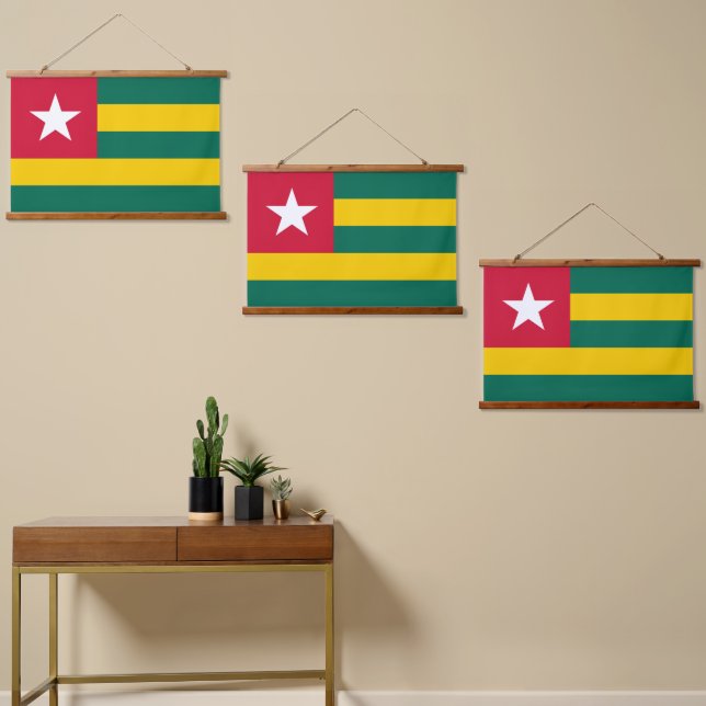 Tapiz Con Marco De Madera Bandera de Togo (Asimétrico)