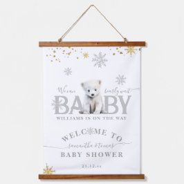 Tapiz Con Marco De Madera Bienvenida Baby Shower de Winter Modern Bearly Wai