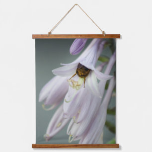 Tapiz Con Marco De Madera Bumblebee en Hosta
