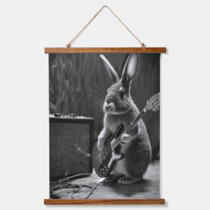 Tapiz Con Marco De Madera Bunny tocando una guitarra