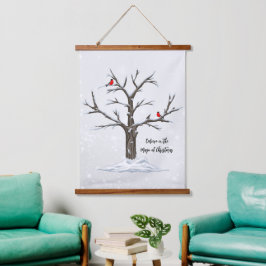 Tapiz Con Marco De Madera Cardenales rojos de invierno sobre árbol de nieve