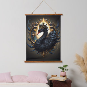Tapiz Con Marco De Madera Cisne de Obsidiana de Silenciosa Gracia – Fantasía
