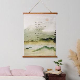Tapiz Con Marco De Madera Cita Inspiradora de Rumi sobre Paisaje de Acuarela