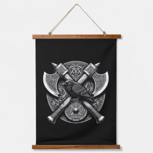 Tapiz Con Marco De Madera Cuervo y Hachas – Arte de muro de escudo de guerre
