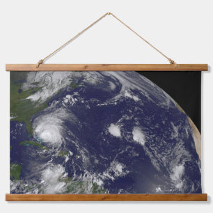 Tapiz Con Marco De Madera El Huracán Irene Se Desplaza Por Las Bahamas.