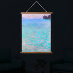 Tapiz Con Marco De Madera Famosa pintura de Gustav Klimt en Attersee.<br><div class="desc">Famosa pintura de Gustav Klimt en Attersee. Tapiz colgante.</div>