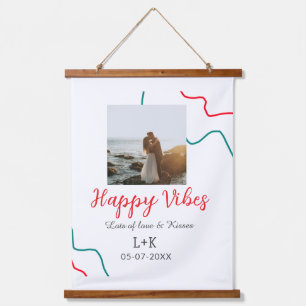 Tapiz Con Marco De Madera Feliz día festivo de Vibes nombre de pareja fecha
