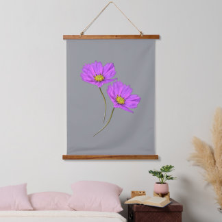 Tapiz Con Marco De Madera Floral Dos Cosmos Purpura