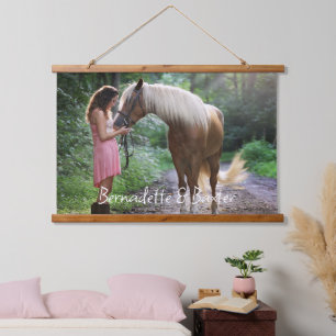 Tapiz Con Marco De Madera Foto con nombre o texto para amantes de caballos