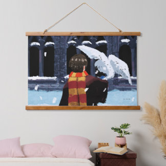 Tapiz Con Marco De Madera HARRY POTTER™ y Hedwig en la nieve