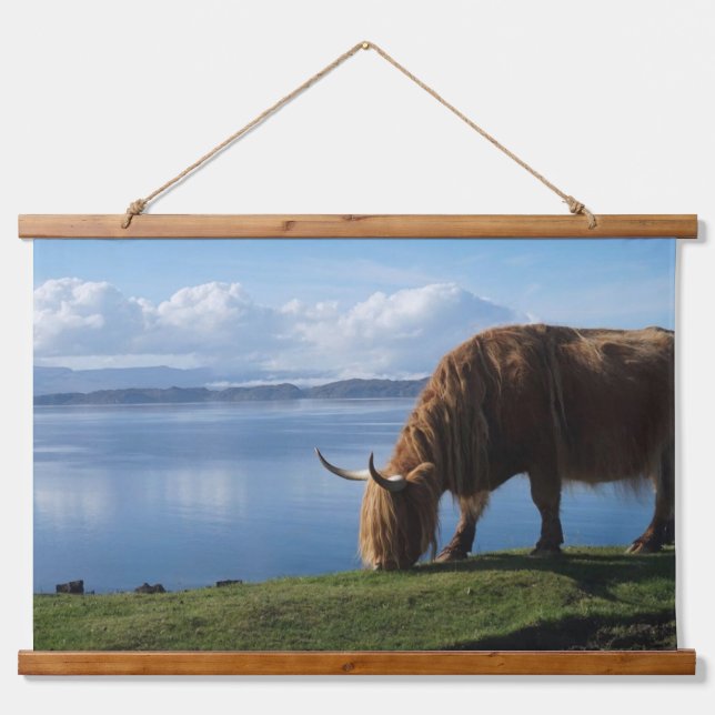 Tapiz Con Marco De Madera Highland Cow on the Coast (Anverso )