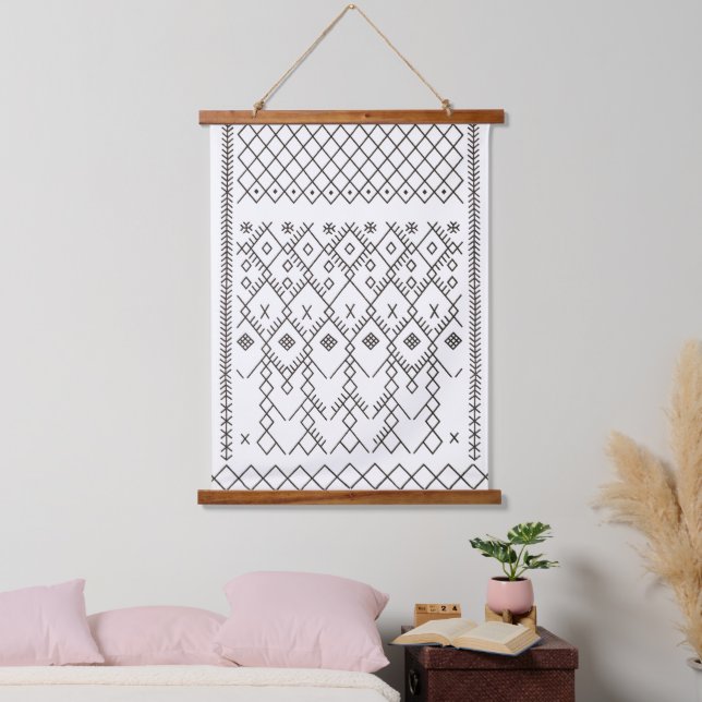 Tapiz Con Marco De Madera Kilim monocromo: Arte de textura tribal marroquí (Dormitorio)