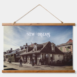 Tapiz Con Marco De Madera La tienda de herrería de Jean Laffite