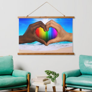Tapiz Con Marco De Madera Las manos del corazón de SlipperyJoe manos masculi