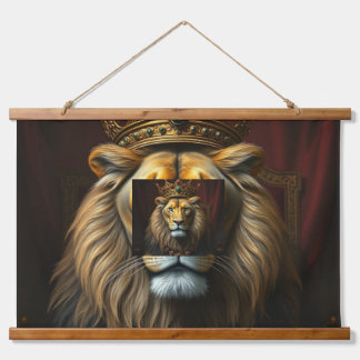 Tapiz Con Marco De Madera León majestuoso con tapicería de la Corona | Royal