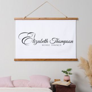 Tapiz Con Marco De Madera Letra monograma E caballo