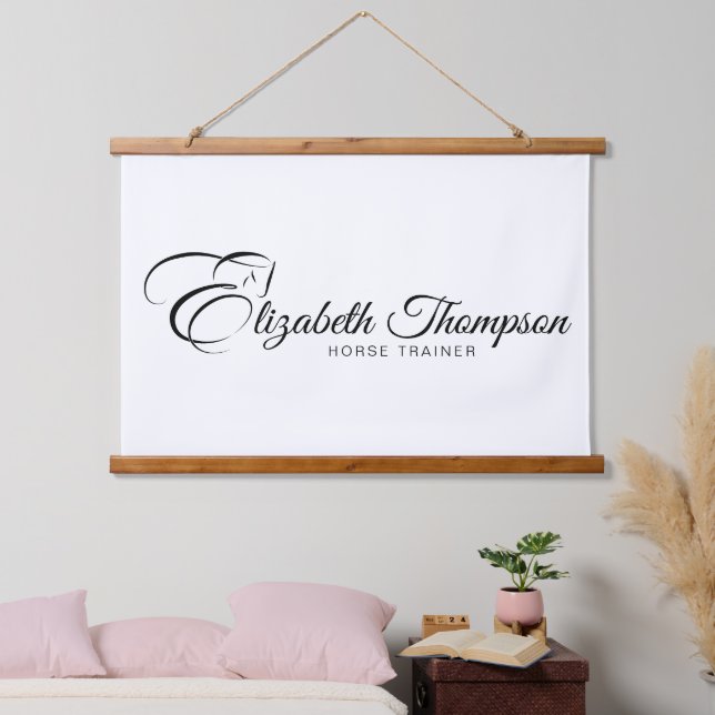 Tapiz Con Marco De Madera Letra monograma E caballo (Dormitorio)