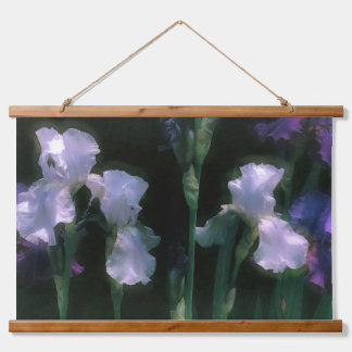 Tapiz Con Marco De Madera Lirios Blancos a la Luz de la Luna en Flor