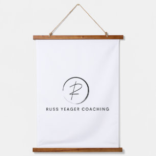 Tapiz Con Marco De Madera Logotipo de firma de coaching de Russ Yeager