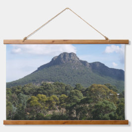 Tapiz Con Marco De Madera Majestuoso Monte Sturgeon desde Dunkeld