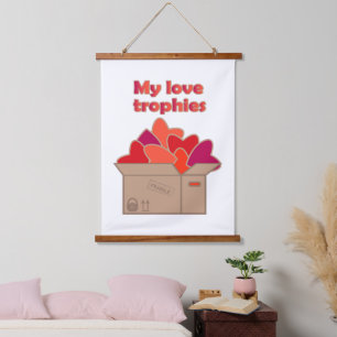 Tapiz Con Marco De Madera Mis trofeos de amor en la caja llena de corazones