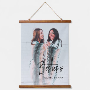 Tapiz Con Marco De Madera Modern Besties Photo Heart Script Mejores Amigos