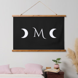 Tapiz Con Marco De Madera Monograma moderno de luna creciente negro y blanco