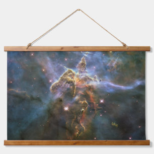 Tapiz Con Marco De Madera Montaña Mística en la Nebulosa Carina Hubble Espac