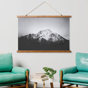 Tapiz Con Marco De Madera Montaña nevada blanca y negra