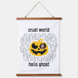 Tapiz Con Marco De Madera Mundo cruel