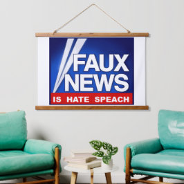 Tapiz Con Marco De Madera Noticias Falsas