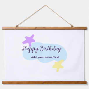 Tapiz Con Marco De Madera Nubes azul pastel estrellas púrpura feliz cumpleañ