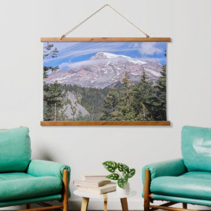 Tapiz Con Marco De Madera Nubes sobre el paisaje escénico del Monte Rainier
