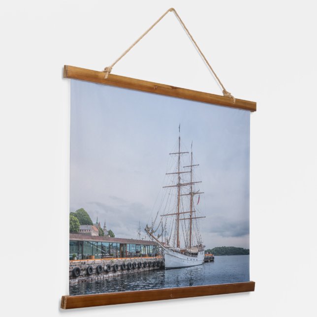 Tapiz Con Marco De Madera Oslo Noruega (Angular)