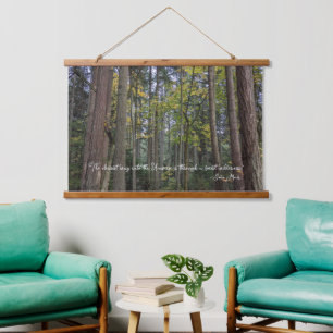 Tapiz Con Marco De Madera Paisaje forestal con cita de John Muir