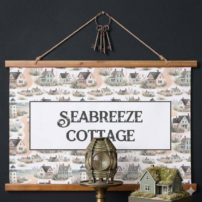 Tapiz Con Marco De Madera Patrón de faro de cabaña costera (Coastal Cottage Lighthouse Pattern Hanging Tapestry)