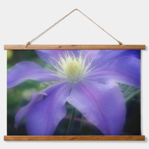 Tapiz Con Marco De Madera Pétalos de flor blando morado clematis
