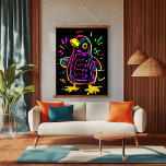 Tapiz Con Marco De Madera Pingüino de arte pop neón: arte divertido y vibran<br><div class="desc">Ilumine su espacio con este divertido y vibrante ilustracion de arte pop neón de un pingüino encantador. Con contundentes líneas de neón, patrones lúdicos y un diseño expresivo, esta obra de arte rebosa de energía y creatividad. Perfecto para los amantes del arte peculiar de los animales, de las atrevidas obras...</div>