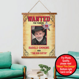 Tapiz Con Marco De Madera Póster de cumpleaños occidental buscado
