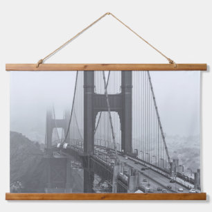 Tapiz Con Marco De Madera Puente Golden Gate en blanco y negro