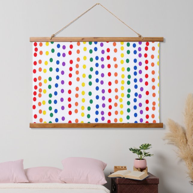 Tapiz Con Marco De Madera Puntos de golosinas arcoiris sobre blanco (Dormitorio)