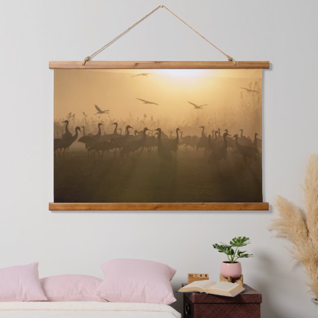 Tapiz Con Marco De Madera Rebaño de aves en el lago Agamon HaHula, Israel (Dormitorio)