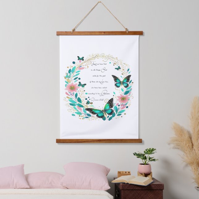 Tapiz Con Marco De Madera Romanos 8:28 Flores y mariposas (Dormitorio)