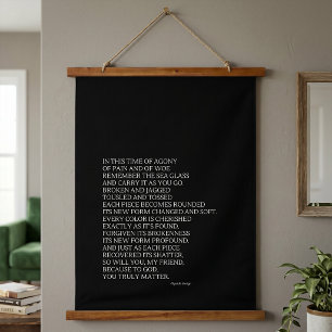 Tapiz Con Marco De Madera Tapiz de poema inspirador Dios está contigo Negro