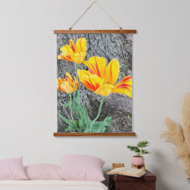 Tapiz Con Marco De Madera Tres Tulipanes Amarillos Secuencia /