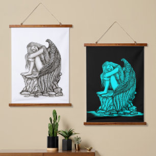 Tapiz Con Marco De Madera Un ángel dormido en la piedra