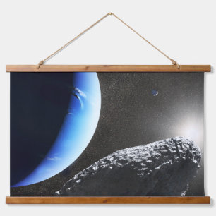 Tapiz Con Marco De Madera Un Pequeño Hippocamp De La Luna De Neptuno.