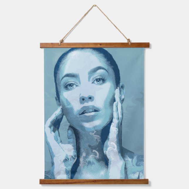 Tapiz Con Marco De Madera "Woman in Blue" Premium Canvas  (Anverso)