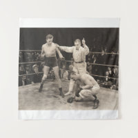 Contador de árbitros sobre boxeador en ringboxing,